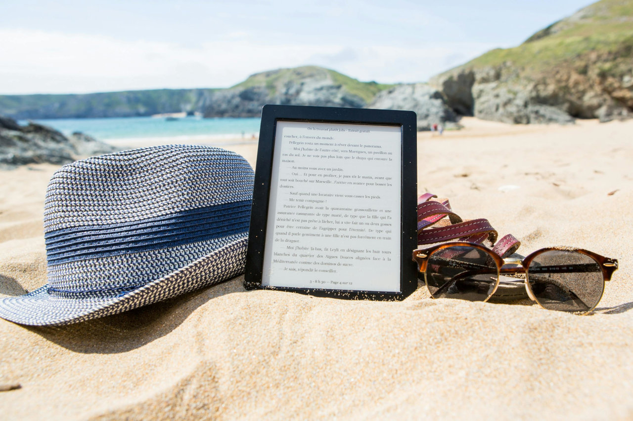 tablette sur le sable